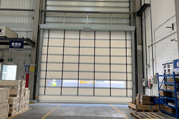 工廠(chǎng)提升門(mén)同側(cè)可以安裝快速卷簾門(mén)嗎?縮略圖 工廠(chǎng)提升門(mén)同側(cè)可以安裝快速卷簾門(mén)嗎?縮略圖